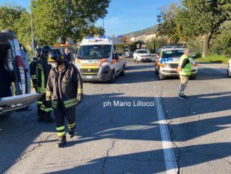 Incidente a Capodacqua di Assisi, scontro tra due auto, una si ribalta