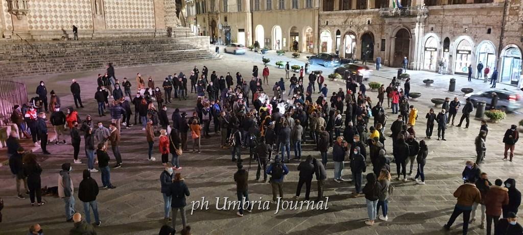 Protesta a Perugia di Movimento 11, dopo Dpcm Covid, Partite Iva ridotti allo stremo