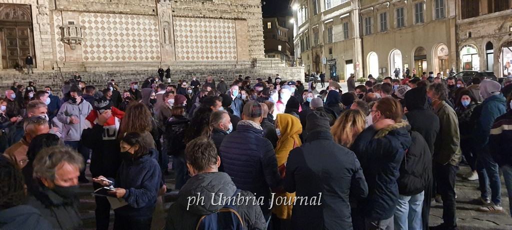 Dpcm Covid, le partite iva in piazza: "Nessuno ci sta aiutando"