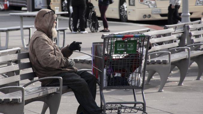 Emergenza Covid, servono interventi per le fasce deboli e i senzatetto