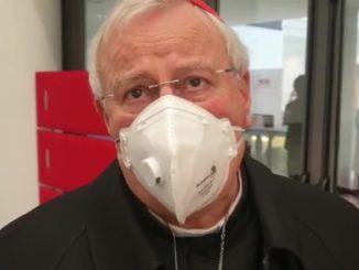 Il cardinale Gualtiero Basetti, affetto da covid-19, è stazionario e collabora