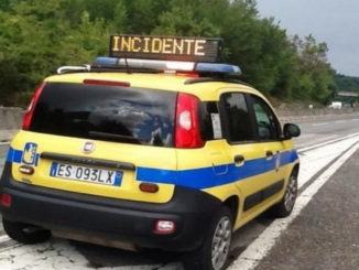 Incidente sulla Val di Chienti, mezzo pesante contro auto, un morto