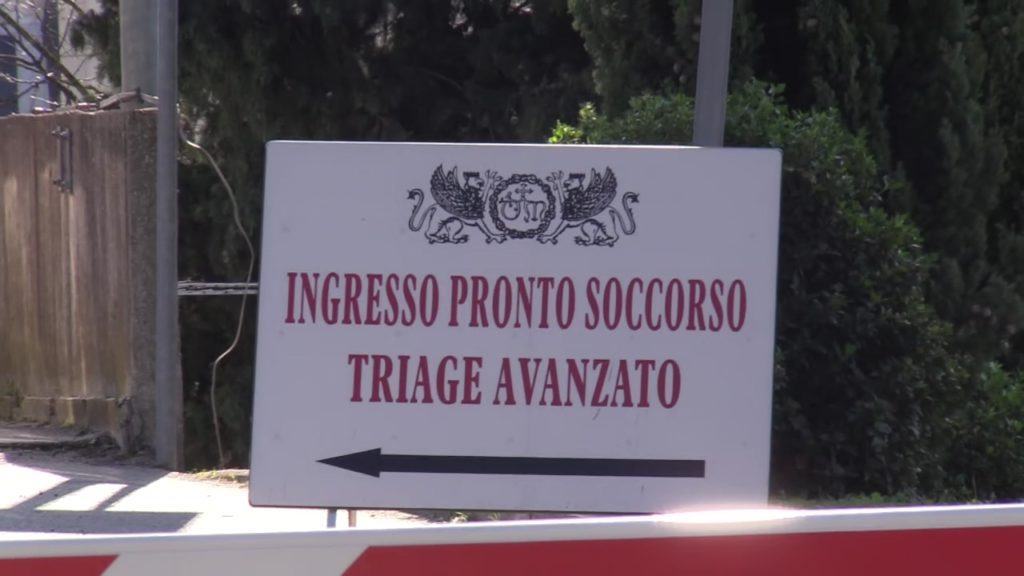 File ambulanze fuori ospedale, interviene direzione Azienda Ospedaliera