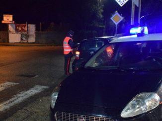 Perde il controllo dell’auto e ne travolge tre, era ubriaco fradicio
