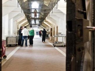 Crisi nel carcere di Terni: Poliziotti feriti da detenuto straniero