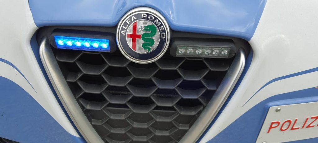 Poliziotti inseguono malviventi in piazza Grimana a Perugia, un arresto e una denuncia