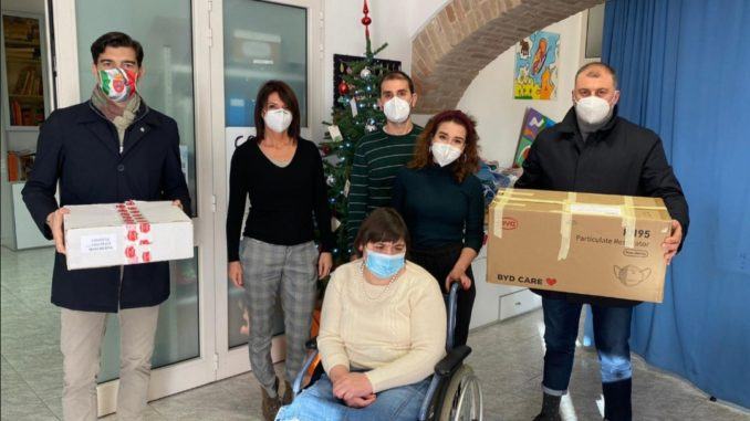 Donazione mascherine per anziani e ragazzi disabili, Fratelli d'Italia in campo
