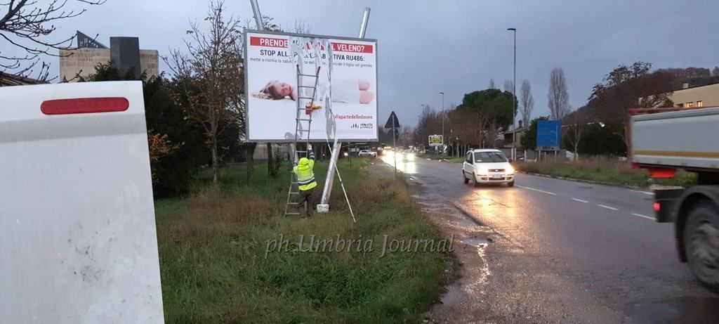 Ru486: a Perugia rispuntano i manifesti “bugiardi”