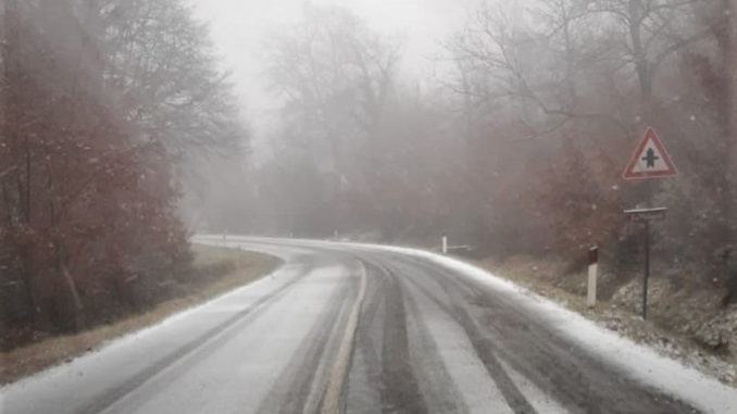 Maltempo, nevica su zone collinari Orvietano, attivati interventi Provincia su rete viaria