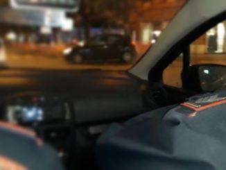 Malvivente ruba borsa in auto ad una commercialista, panico in via Pellas