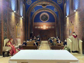 Celebrati i Primi Vespri della vigilia della festa San Costanzo