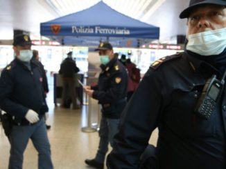 Senza biglietto sul treno Roma Foligno straniero aggredisce poliziotti
