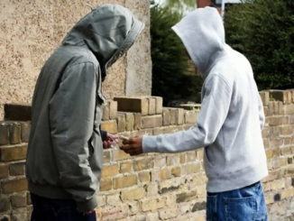 Spacciatori a 15 anni, denunciati, un altro, sempre minore, è un assuntore