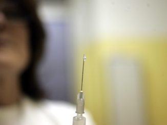 Thailandia sospende vaccinazioni anti covid con AstraZeneca