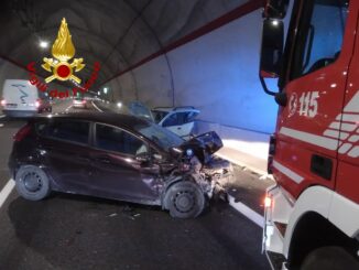 Sfiorata la tragedia sulla Perugia Ancona, incidente stradale in galleria