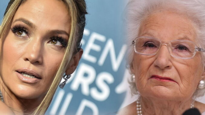 Liliana Segre no cittadina onoraria a Gualdo Cattaneo, Jennifer Lopez sì