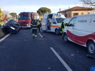Incidente stradale sulla E45, tamponamento a catena tra quattro veicoli