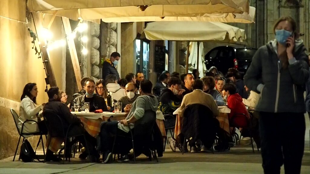 Italia bianca, a giugno la svolta, continuano a scendere sia i contagi sia i ricoveri
