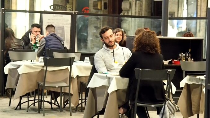 Coprifuoco spostato alle ore 23 e cancellato a giugno? Le ultime novità
