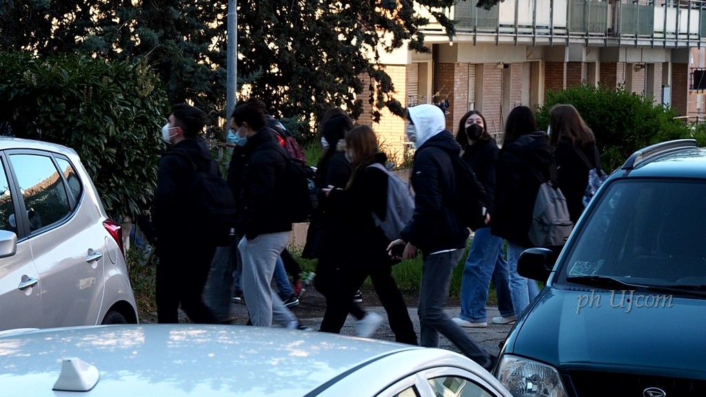 Superiori in classe, studenti potrebbero entrare in maniera scaglionata