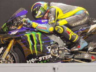 Valentino Rossi ha testato tuta e casco alla Galleria del Vento di Unipg