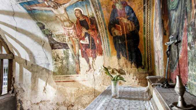 Graffito su affresco a Piè di Cammoro, Foligno
