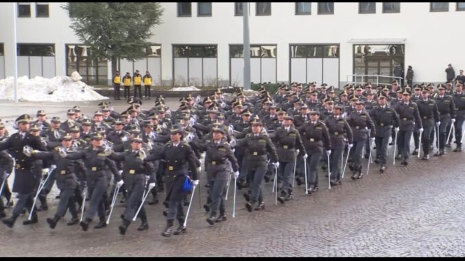 Bando di concorso, per titoli ed esami per Guardia di Finanza