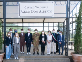 Pizza e vaccino ai più giovani anche di notte, l’ultima idea di Cucinelli