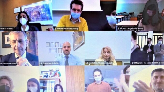 La didattica a distanza e il tempo non rubato: come la scuola si salvò dal Covid