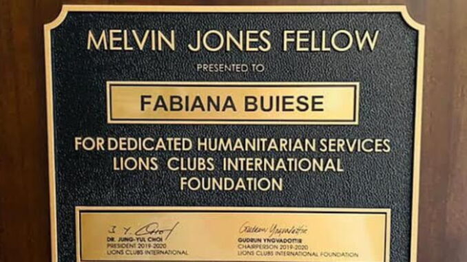 Onorificenza Melvin Jones a Fabiana Buiese del Lions Perugia Concordia