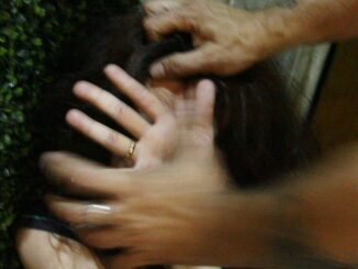 Molesta ragazza a bordo treno denunciato dalla Polizia di Stato