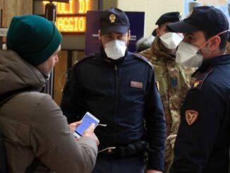 2 arrestati, 2 denunciati oltre 2.700 persone controllate nelle stazioni