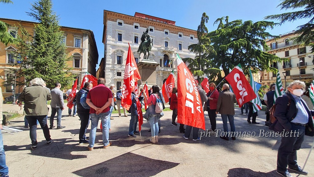 Morti sul lavoro a Gubbio, 12 maggio in piazza Grande, sciopero generale