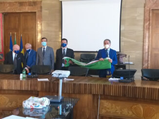 Provincia: Ancri dona bandiere tricolore e europee a Palazzo Bazzani