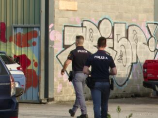Nuovo intervento chirurgico per il 16enne caduto dal tetto di quella ex fabbrica