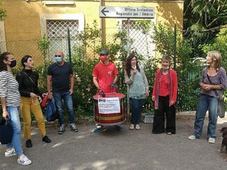 Liceo Mariotti, pochi docenti e genitori al presidio davanti all’Usr Umbria