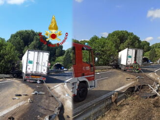 Tir sbanda sul raccordo Perugia Bettole e finisce fuori strada