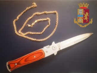 Donna rapinata a Fontivegge, arrestato un 18enne armato di coltello