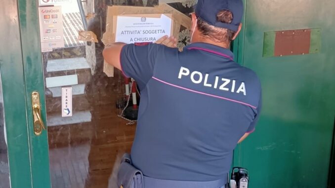 Musica a palla con Dj e 50 persone assembrate, chiuso locale a Fontivegge