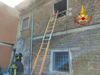 Panico a Calvi dell'Umbria per incendio abitazione nella frazione di Colle Accetta