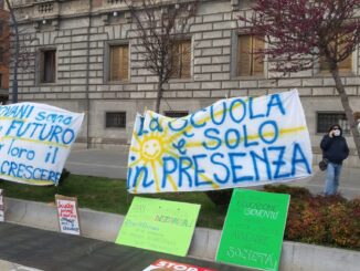 Scuola in presenza, molti dirigenti vietano accesso a scuola a studenti sani