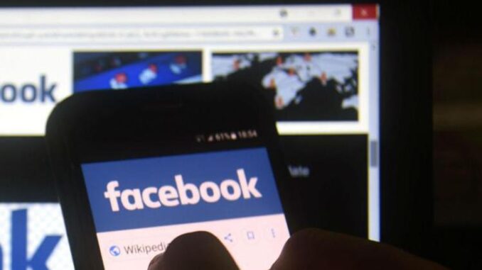 Facebook blocca il confronto tra 100mila medici scambiato per 'no-vax'