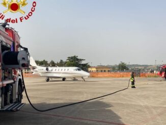 Allarme all'aeroporto, allarme incendio su aereo taxi, scattano soccorsi