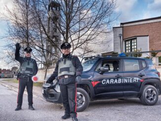 Ubriaco cerca di rubare bicicletta ad un anziano, arrestato immediatamente