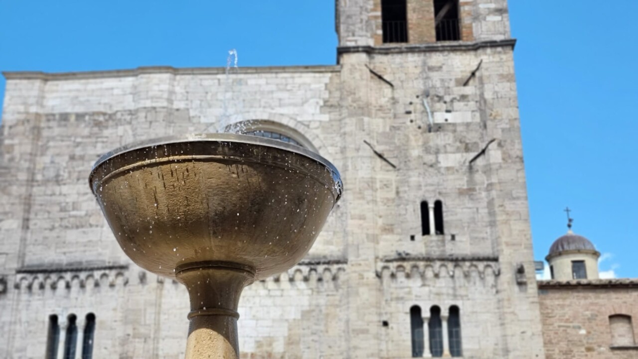 Mascherine anche all'aperto saranno obbligatorie, lo ha deciso il sindaco Falsacappa