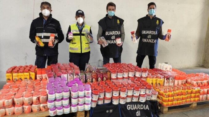 Sequestrati a Firenze,  345 kg di cosmetici contenenti idrochinone