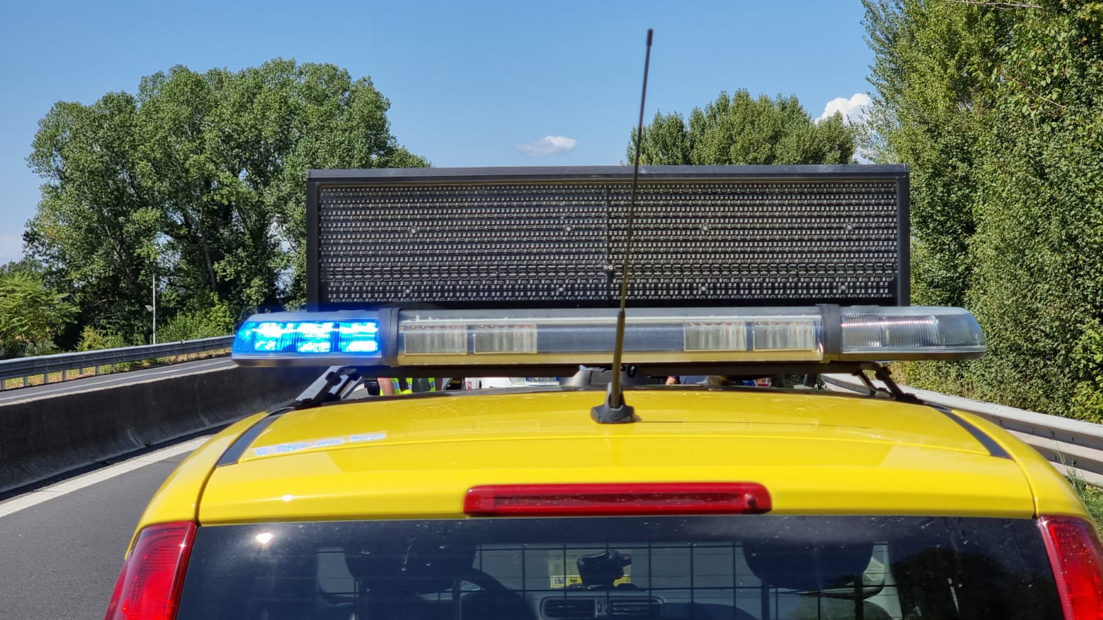 Incidente lungo la Flaminia, quattro feriti: traffico in tilt