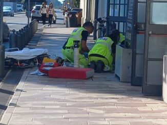 Si sente male davanti al bar della stazione di Assisi, soccorso subito