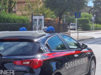 Bimbo cade dal terrazzo a Bastia Umbra, la zia lo acchiappa al volo e lo salva