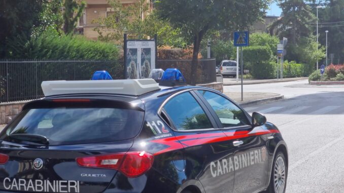 Aveva 5 mortai pirotechici in auto, denunciato 29 folignate